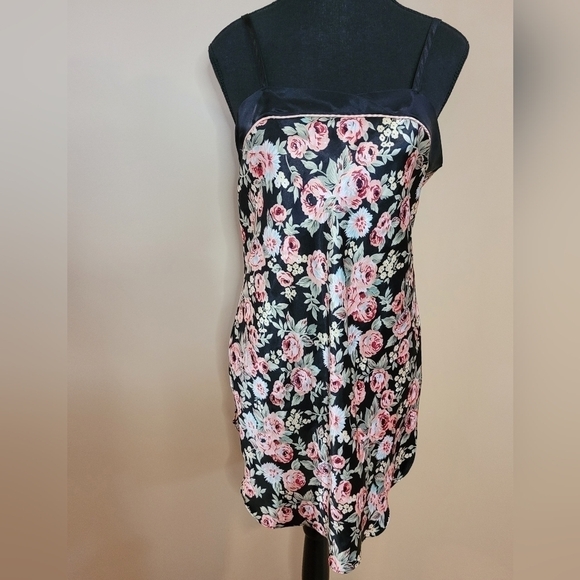 VINTAGE PATRICIA LINGERIE Short Peignoir Nightgown and Robe Set - Picture 7 of 16